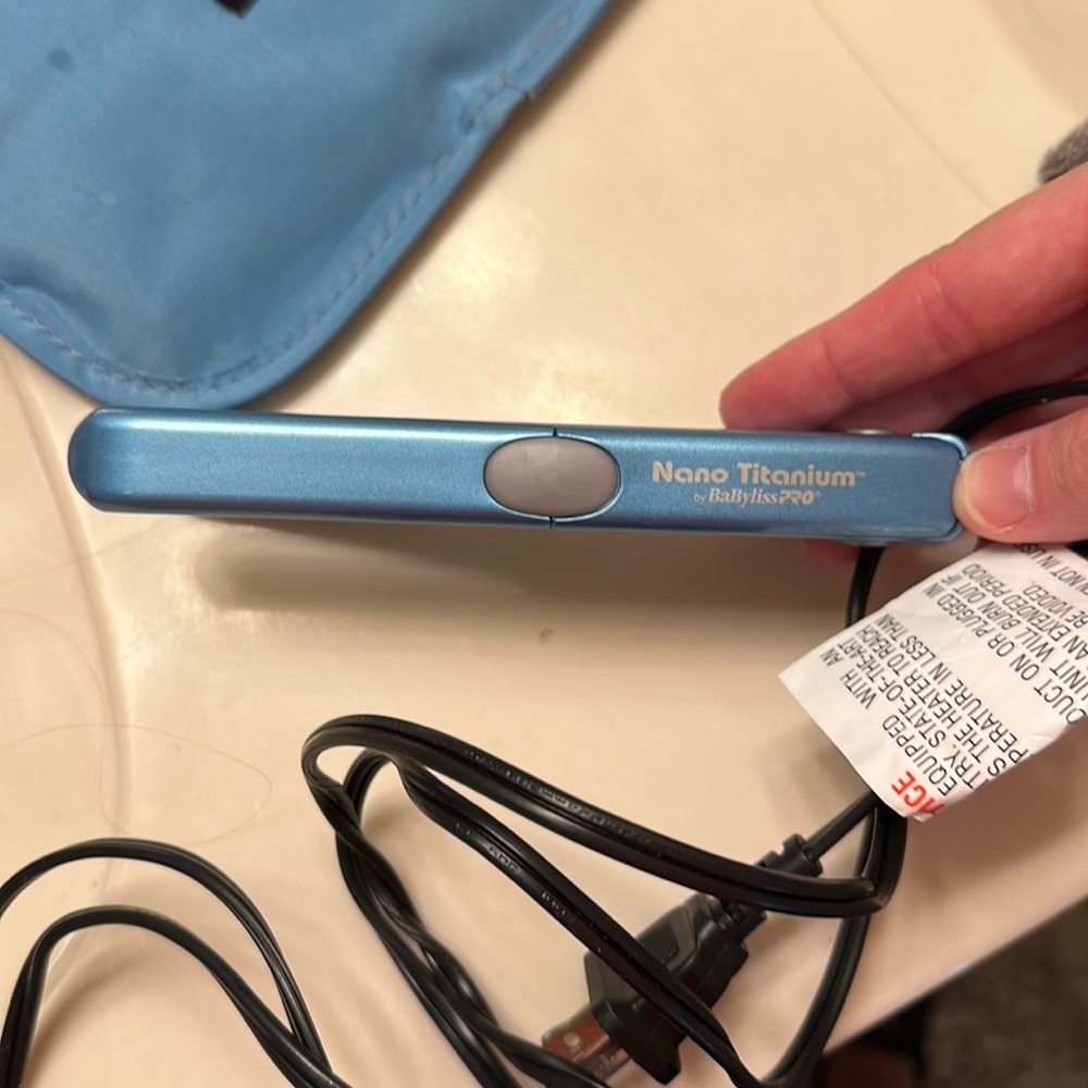 Babyliss Pro mini travel flat iron